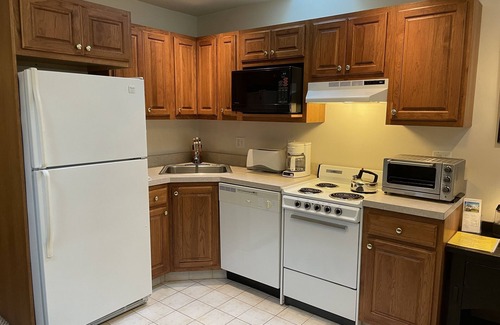 Cooperstown - Otsego Lake Apartment | Bavarian Farm Studio 2nd floor studio in peaceful country setting