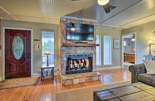 Long Mott House | Bay Access and Dock Riverfront Tivoli Escape