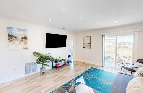 Bay Acres Apartment | Bay Acres Bungalow - A