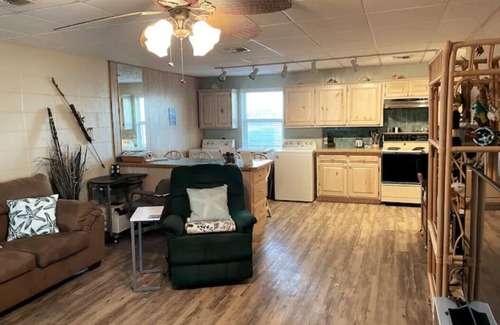 South Padre Island Condo | Bay Breeze Bungalow 1BR/1BA Fully Furnished Condo NO PETS