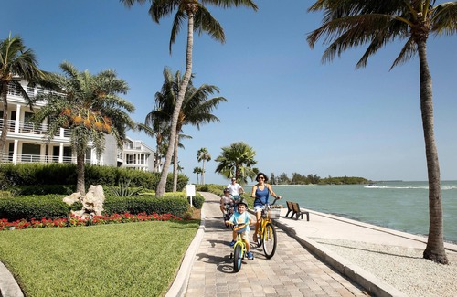 Captiva Resort | Bay Breezes, Close to Beach, Pools & Water Views from Large Screened Balcony