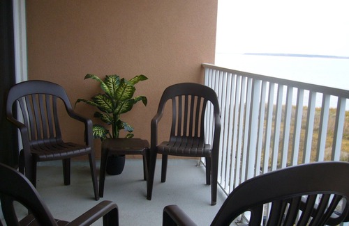 Midtown Ocean City Condo | Bay Front Condo w/Pool One Block from the Beach!