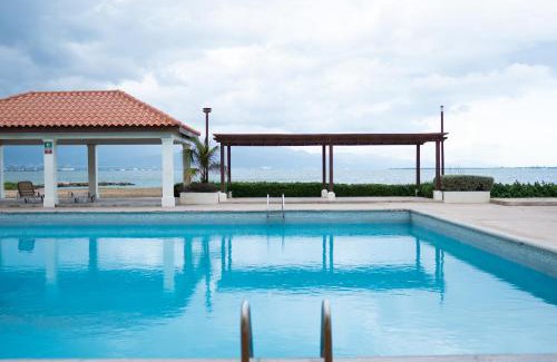 Portmore Apartment | Bay Front Retreat
