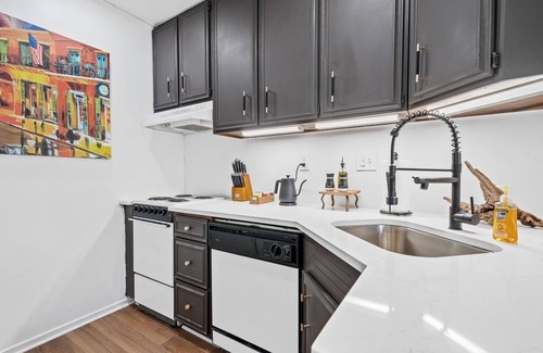 Daphne Condo | Bay Getaway, Cozy Studio Condominium in Daphne, AL - Sleeps 2 - Near Interstate