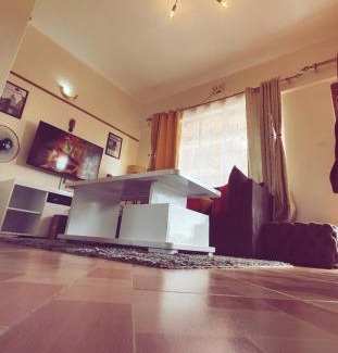 Homa Bay Cabin | Bay Loft 2 Bedrooms with 3 beds n sofa bed Starlink Netflix
