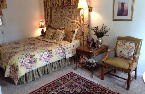 Frankfort Hotel | Bay Port Lodging