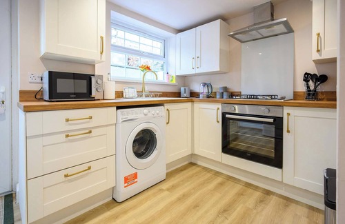 Cymmer House | Bay Tree Cottage Rhondda Valley by StayStaycations