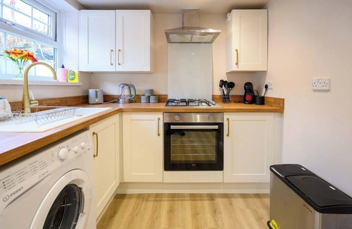 Cymmer House | Bay Tree Cottage Rhondda Valley by StayStaycations