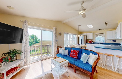 Assateague Pointe House | Bay-view manufactured retreat 2 pools, basketball & volleyball courts