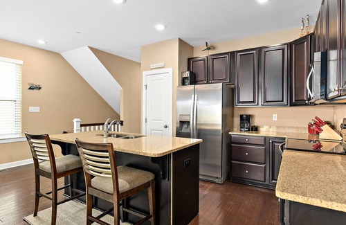 West Ocean City House | 🏖️BAY VIEW TOWN HOME WEST OC SPACIOUS 3 BD/4 BA POOL DOG FRIENDLY FREEWIFI 🩴