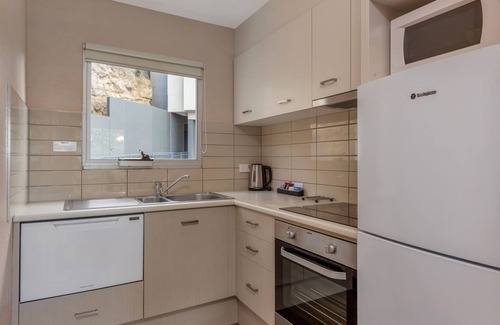 West Hobart Apartment | Bay View Villas
