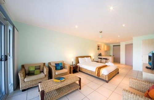 Shute Harbour Apartment | Baybliss Escape #2 - Adults Only