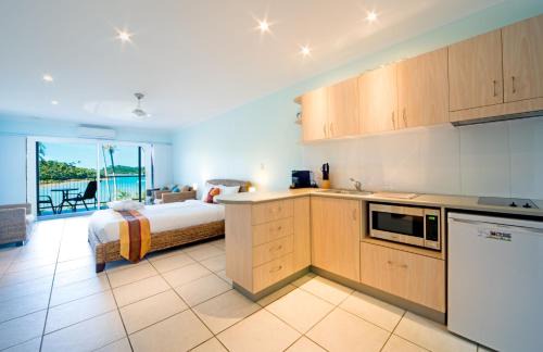Shute Harbour Apartment | Baybliss Escape #2 - Adults Only