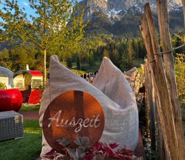 Obergrainau Hotel | Bayern Resort Hotel - Adults only - mit Zugspitzblick - Eibsee-Nähe - Wellnessbereich - Naturpool im Sommer
