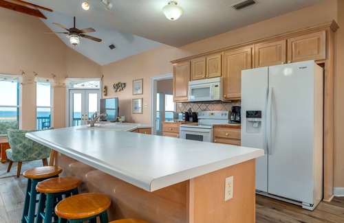 Silver Cay House | Bayfront, amazing views, waterside decking, close to everything! – Sunscape
