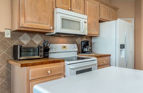 Silver Cay House | Bayfront, amazing views, waterside decking, close to everything! – Sunscape