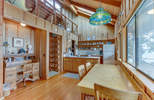 Port Ludlow Cabin | Bayfront cabin with beautiful natural surroundings boasts incredible ocean views