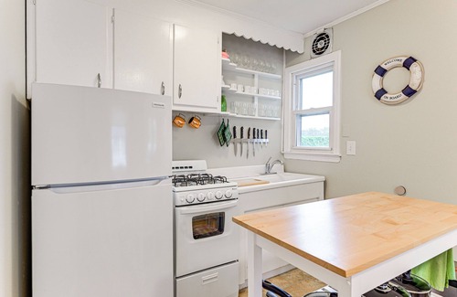 East Quogue House | Bayfront East Quogue Retreat w/Private Boat Dock