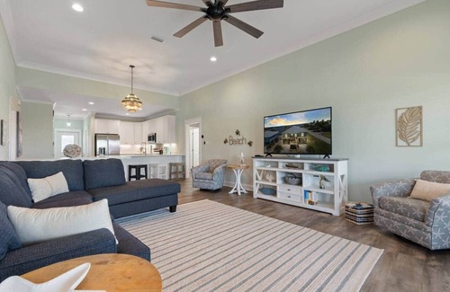 Fort Morgan Pines House | Bayfront Home with Beach Access