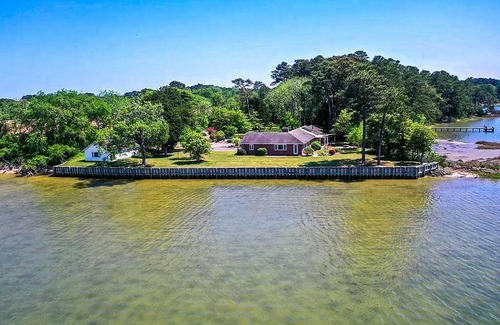 Davis Wharf House | Bayfront Retreat with Game Room and Outdoor Pool!