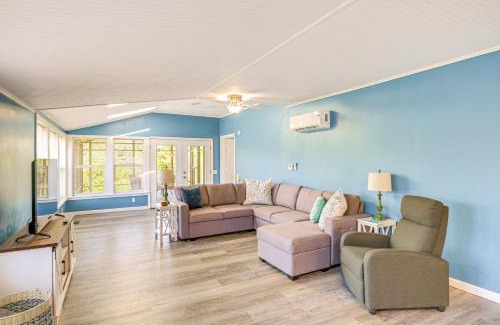 Steuben House | Bayfront Steuben Home with Screened Porch and Fire Pit