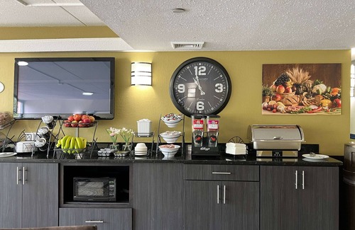 Addison Hotel | Baymont by Wyndham Addison