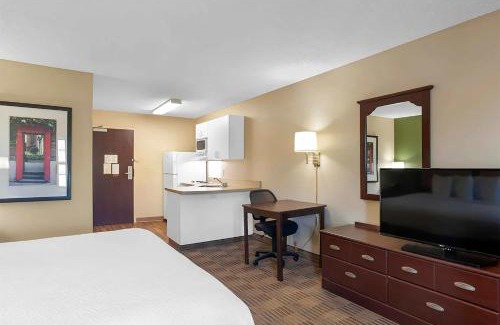 Auburn Hills Hotel | Baymont by Wyndham Auburn Hills South