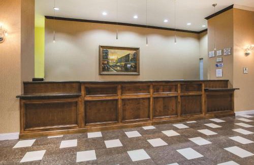 DeSoto Hotel | Baymont by Wyndham Dallas South-DeSoto