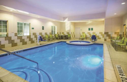 DeSoto Hotel | Baymont by Wyndham Dallas South-DeSoto