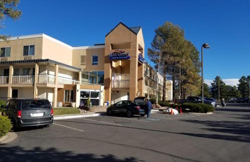 Woodlands Village Hotel | Baymont by Wyndham Flagstaff