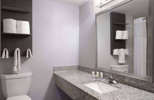 Indianapolis Hotel | Baymont by Wyndham Indianapolis East