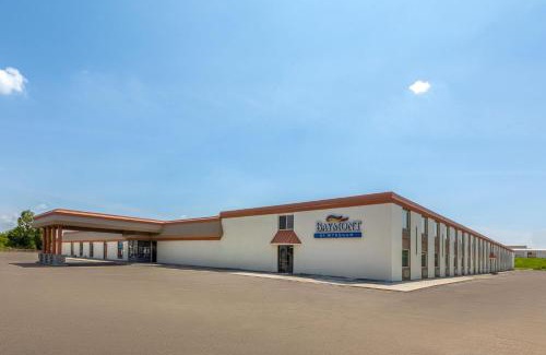 Jamestown Hotel | Baymont by Wyndham Jamestown Conference Center & Water Park