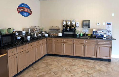 Latham Hotel | Baymont by Wyndham Latham Albany Airport