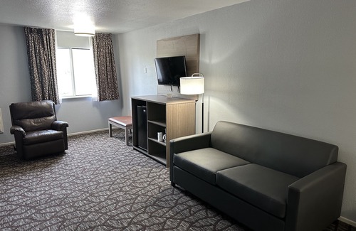 Manistee Hotel | Baymont by Wyndham Manistee