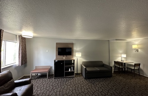 Manistee Hotel | Baymont by Wyndham Manistee