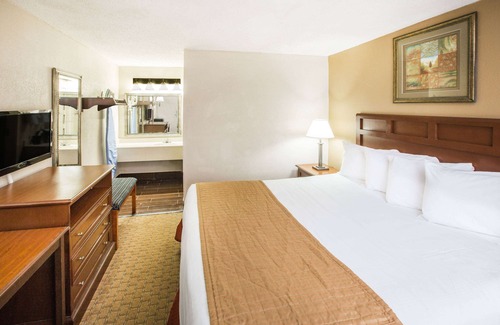 Mobile Hotel | Baymont by Wyndham Mobile/I-65