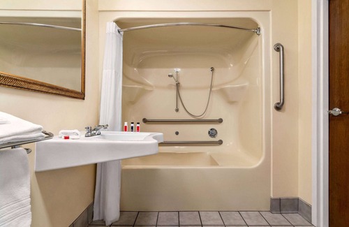 North Dartmouth Hotel | Baymont by Wyndham North Dartmouth/Fall River