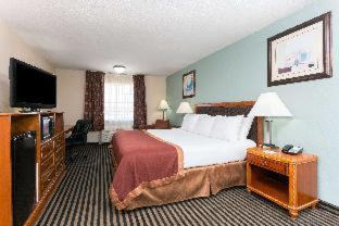 Lakeview  Jefferson County Hotel | Baymont by Wyndham Port Arthur - Groves Area