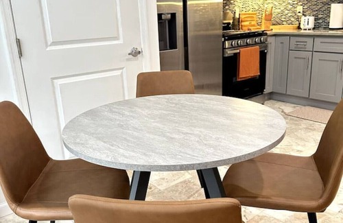 Constable Hook Apartment | Bayonne Comfort: Spacious Suite