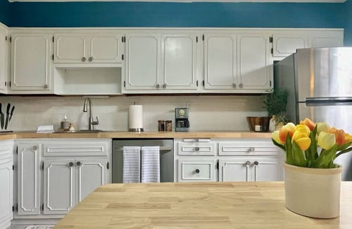 Constable Hook Apartment | Bayonne Oasis: Welcoming Family Space