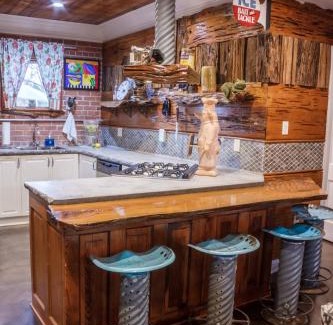 New Iberia Ski Chalet | Bayou Chateau