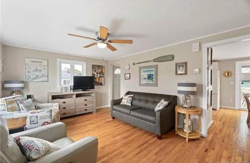 New London House | Bayshore Breeze