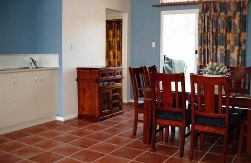 Collingwood Park Villa | Bayside at Middleton - 100M to beach