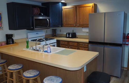 Frankfort House | Bayside Cottage - Large, Newly-Remodeled, and Great Location! Walk to Beach and Downtown!