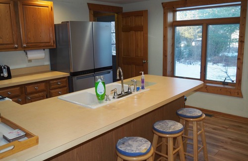 Frankfort House | Bayside Cottage - Large, Newly-Remodeled, and Great Location! Walk to Beach and Downtown!