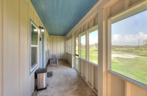 Bayside Cottage | Bayside Getaway! Lighted pier, pool, hot tub, Right on Copano Bay!