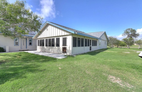 Bayside Cottage | Bayside Getaway! Lighted pier, pool, hot tub, Right on Copano Bay!