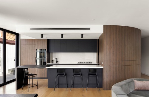 Bentleigh House | Bayside Grandeur with Heated Pool, Spa and Sauna plus each Bedroom has Ensuite