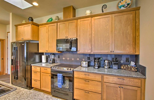 Quilcene House | Bayside Home - 6 Miles to Olympic National Forest!