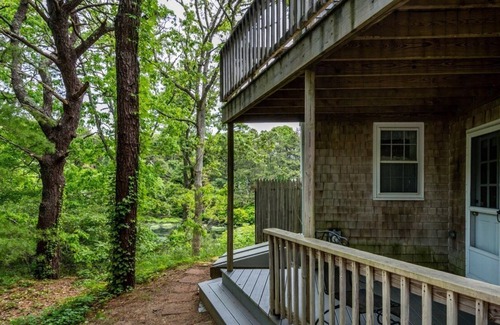 North Eastham House | Bayside Home Within a Mile of Kingsbury Beach and Wiley Park